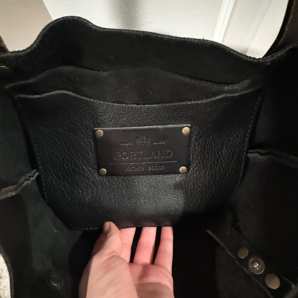 Portland Leather Black Tote Bag (Urban Outfitters Leopard Print Scarf) - Picture 2 of 3
